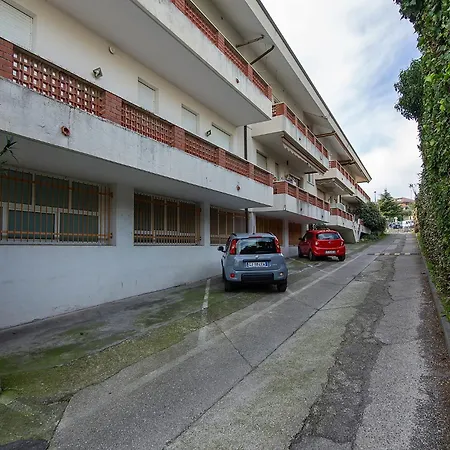 La Casa Al Mare Di Anny Apartment *